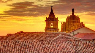 Coucher de soleil sur les toits de León, Nicaragua