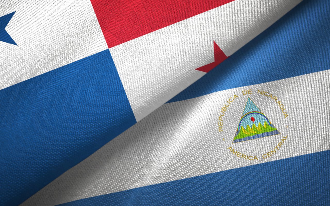 Drapeaux Panama Nicaragua