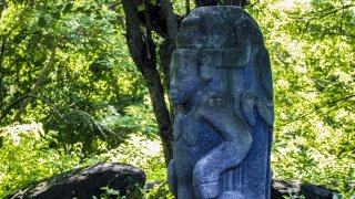 statue déesse précolombienne - forêt tropicale île zapateraNicaragua